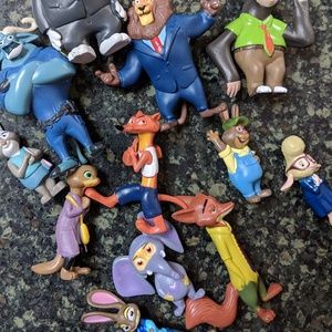 Zootopia 12 piece cake toppers